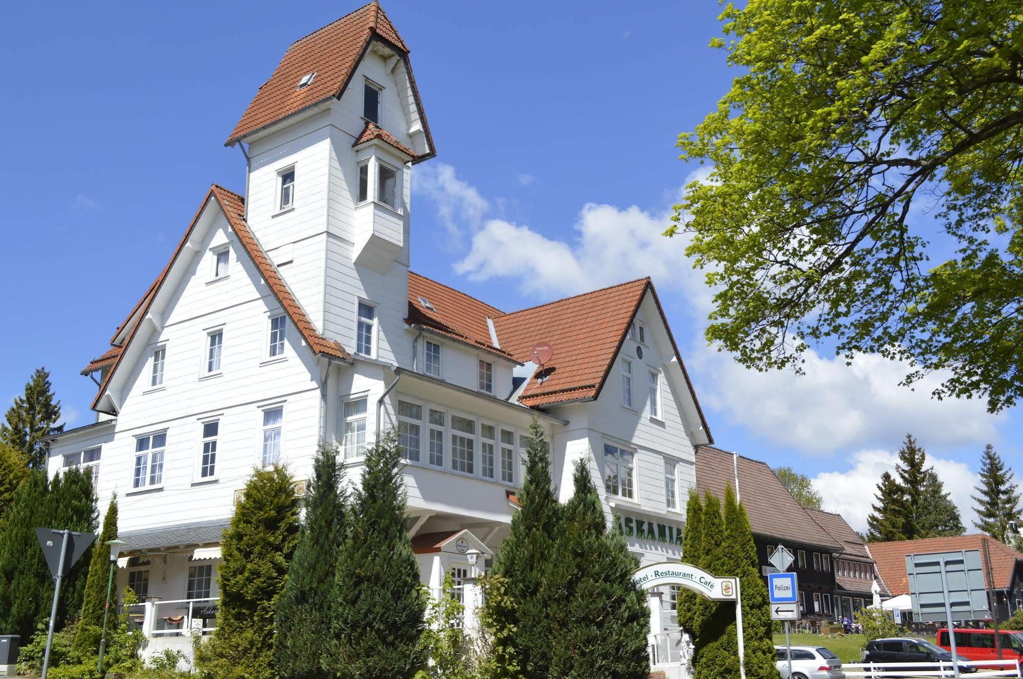 Askania Hotel Браунлаге Екстериор снимка